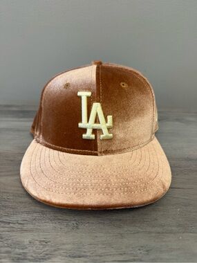 9fifty Los Angeles Velvet LA Logo Cap in Brown and Cream